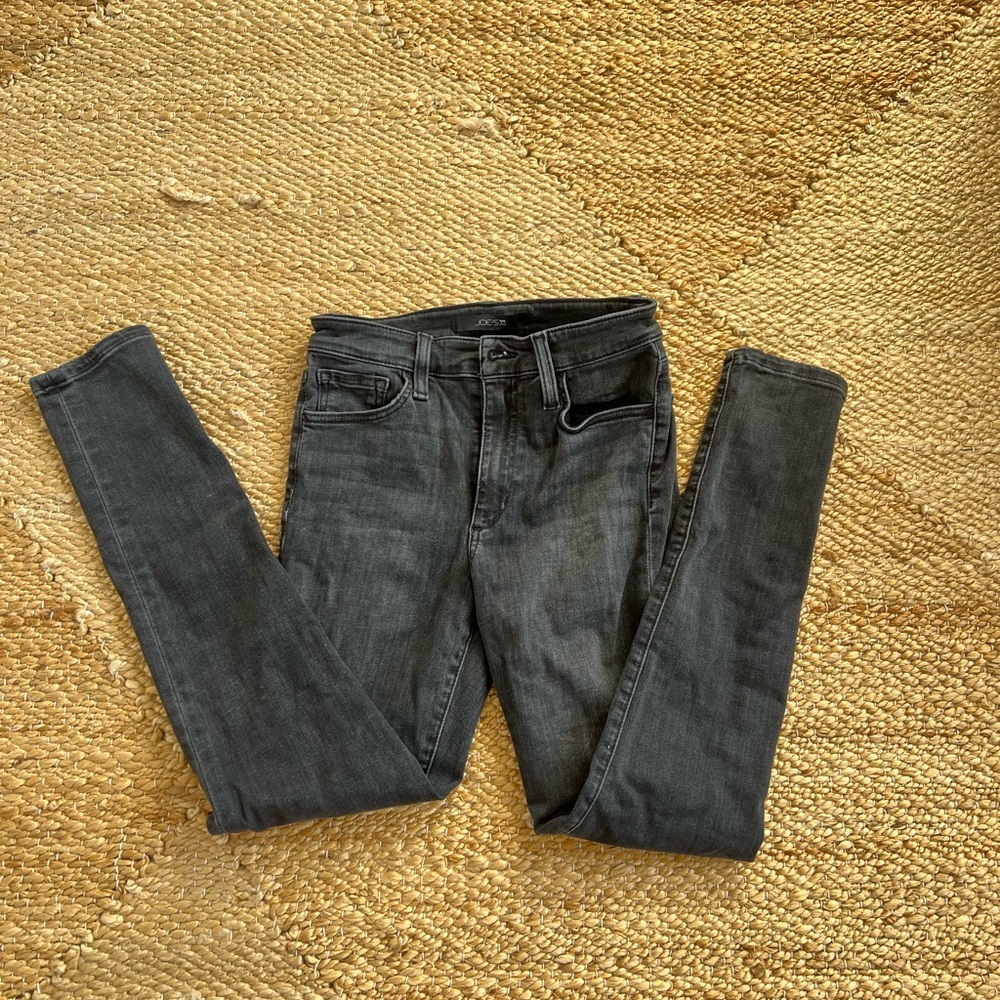 Joe’s Gray Skinny Jeans- Small (25)